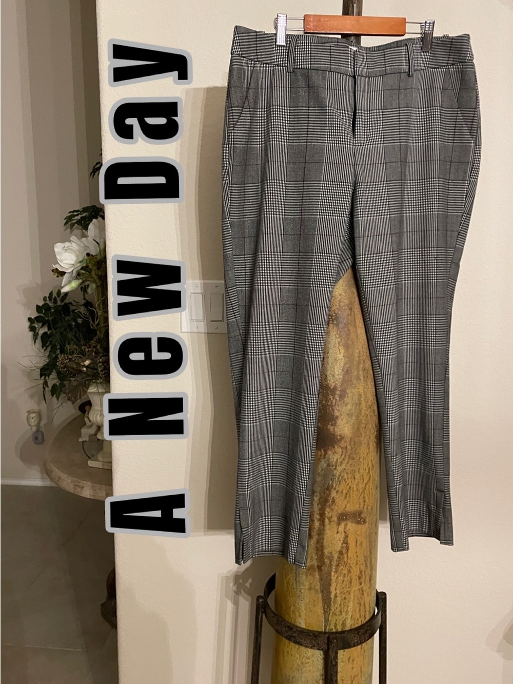 A New Day Gray Glen Plaid Dress Pants - Classic Tailored Fit ladies SZ 12